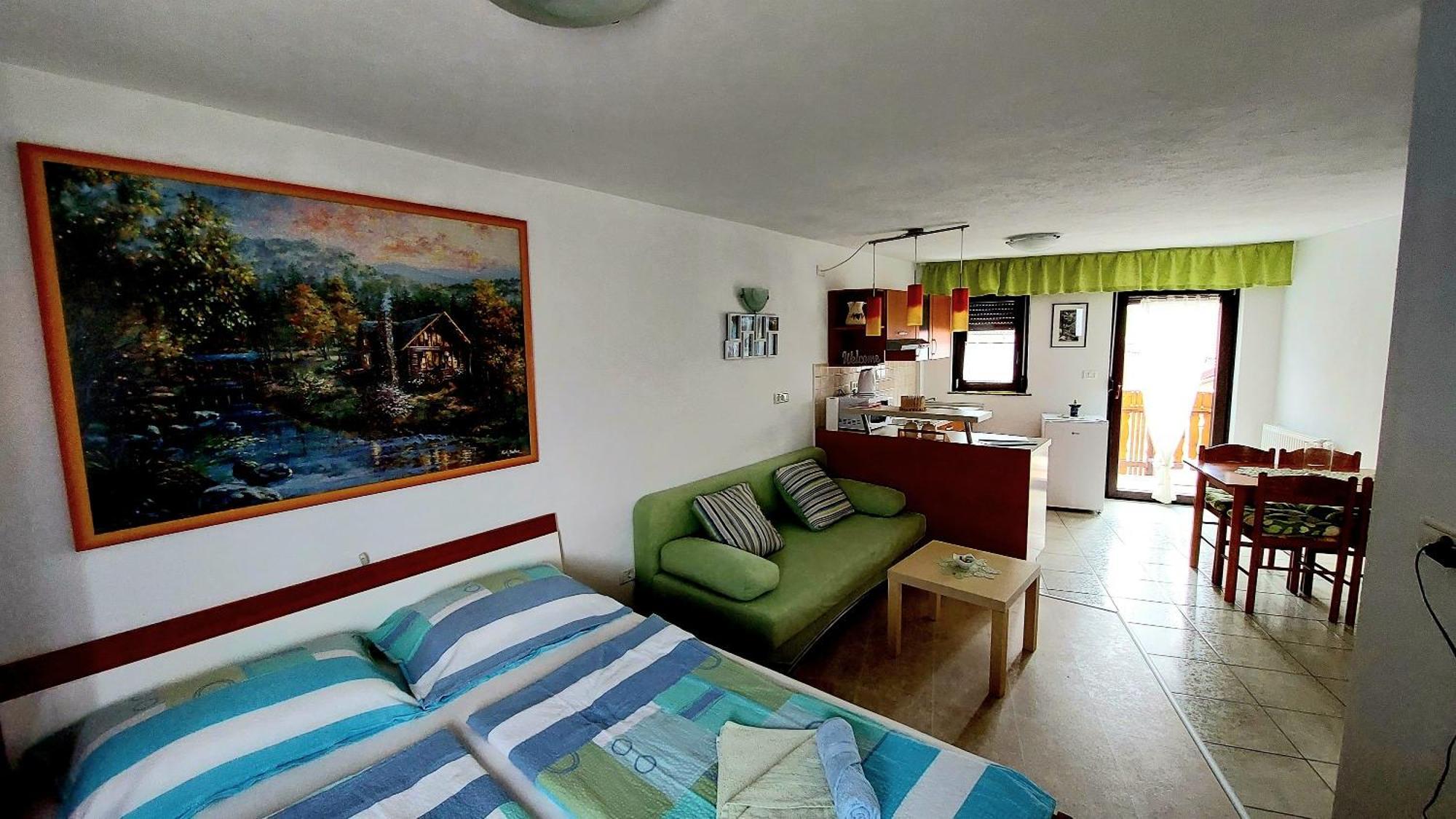 Apartments Krn Drezniske Ravne Kültér fotó